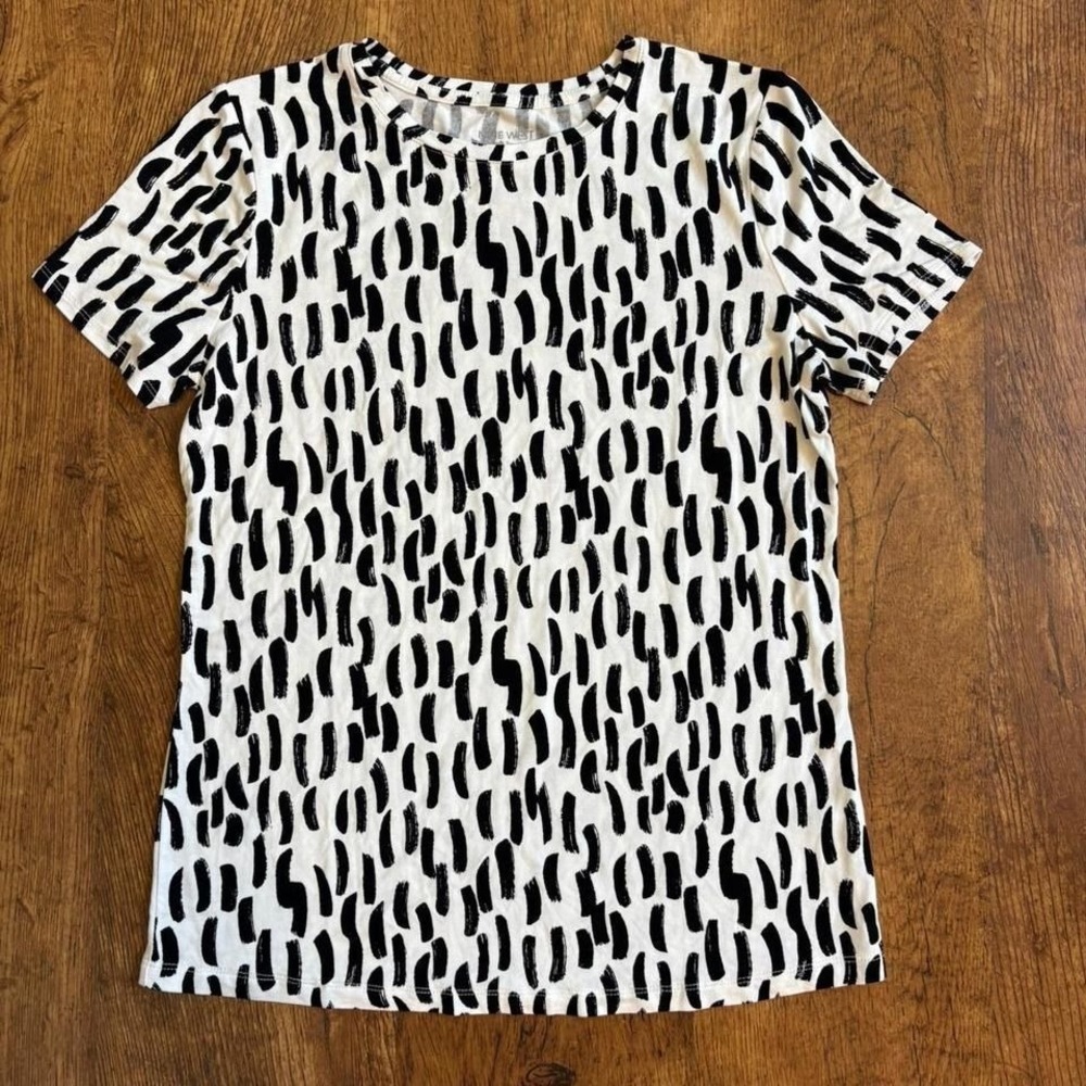 Black and white‎ Nine West shirt with short sleeves